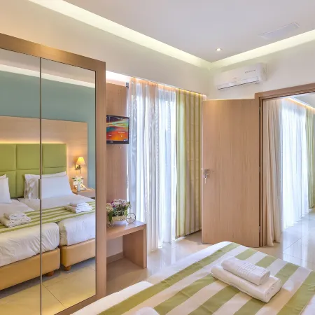 Leonidas Hotel & Apartments