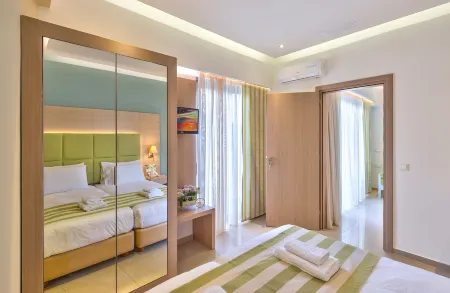 Leonidas Hotel & Apartments