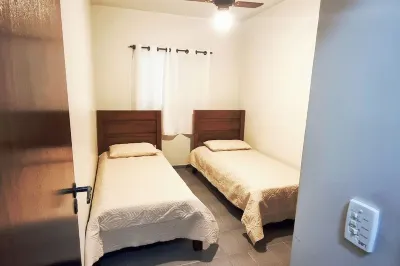Apartamento Familiar Para 6 Pessoas - 2 Quartos na Praia Grande em Ubatuba Hotels in Praia Grande