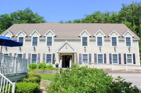 Admiral's Inn Resort