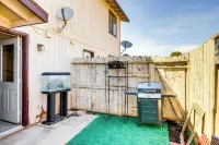 Patio & Mtn Views: Family Gem in California City