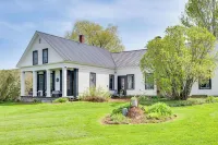 True North Farm House - Historic Family Home - 3-Star