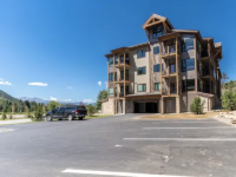 Clearwater Lofts #105, Building 1 by Summit County Mountain Retreats