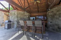 Pigeon Forge Vacation Rental 1 Mi to Dollywood - Tiny houses