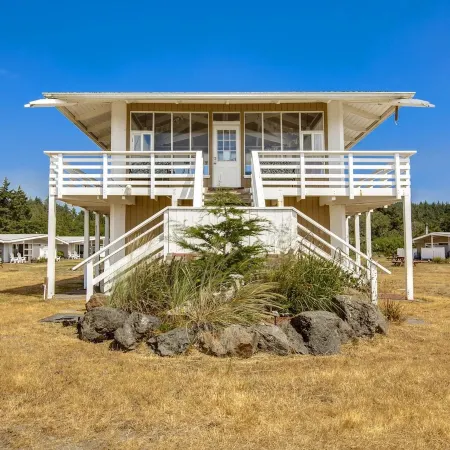 Beachwood Condos & Resort