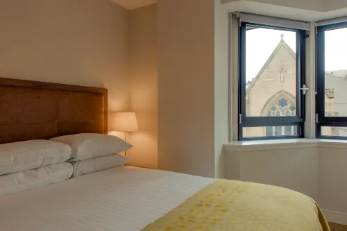 Premier Suites Plus Glasgow Bath Street - Condos
