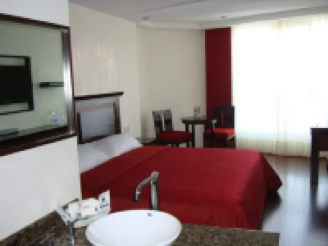Hotel Madeira Hotels near Plaza Millenium Tlalnepantla