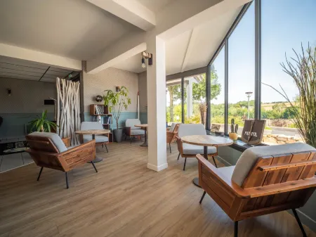 Hotel du Trégor Отели в г. Плёбьян