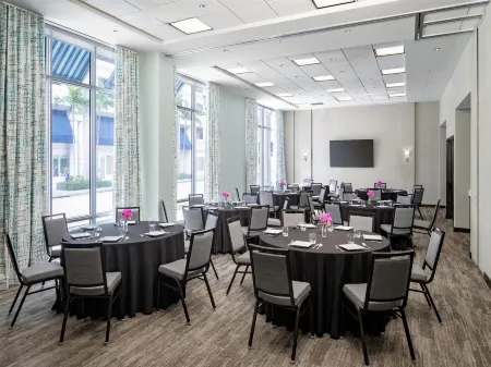 Hyatt Place West Palm Beach Downtown Отели в г. Палм-Бич