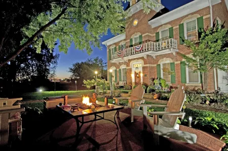 Cloran Mansion Bed & Breakfast