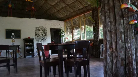 Pine Ridge Lodge Отели в г. Севен Майлс Эль Прогрессо