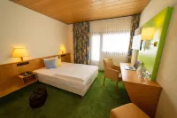 Stadt-Gut-Hotel Filderhotel Hotels near Gospelhouse Denkendorf