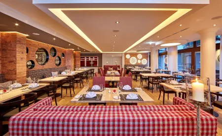 Hotel Zugspitze Отели в г. Гармиш-Партенкирхен