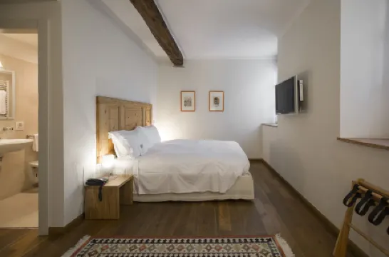 瓦雷澤藝術酒店