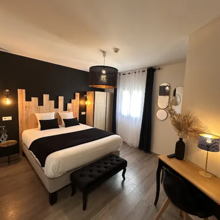 Auberge du Vieux Lanas Logis Hotel Restaurant