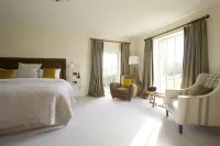 The Plume of Feathers Hotels in Mitchell