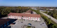 Red Carpet Inn Louisville - Parkering