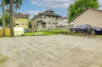 Near Campus & Dtwn! Dog-Friendly Dayton Retreat - Homestays