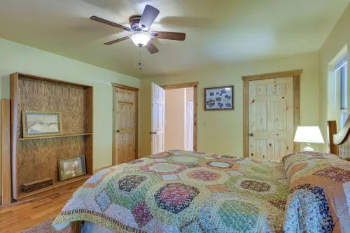 Cabin Near Grand Lake' w/ Private Deck! - 3 stjerner