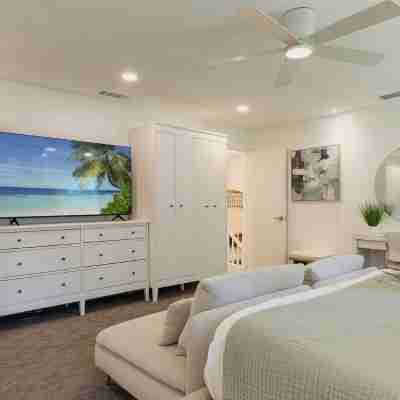 Waterfront-Heated SaltWtr Pool-Putting Green-Beach-FirePit-Dock-Sunsets-Legoland Rooms