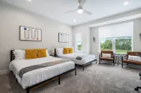 Spacious 4BR Warrenville Home- Rep 1 Hotels in Warrenville