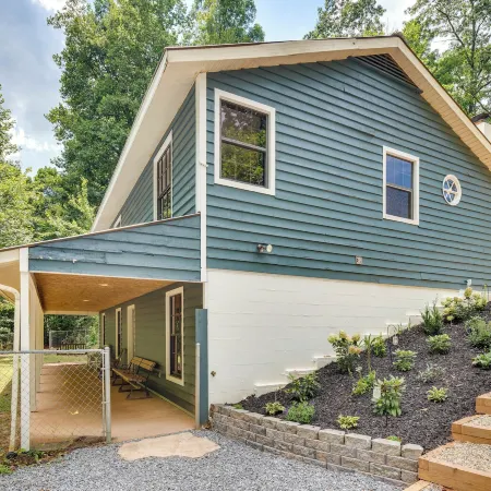 Secluded Mountain Retreat 30 Mi to Asheville!