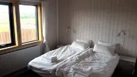 Amazing cabin with warm interior, hot tub, fire place, projector & magical views Hotels near Kerid Crater