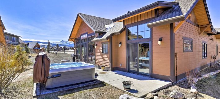 Mtn-View Fraser Home w/ Hot Tub - Near Skiing! Hotels in Fraser