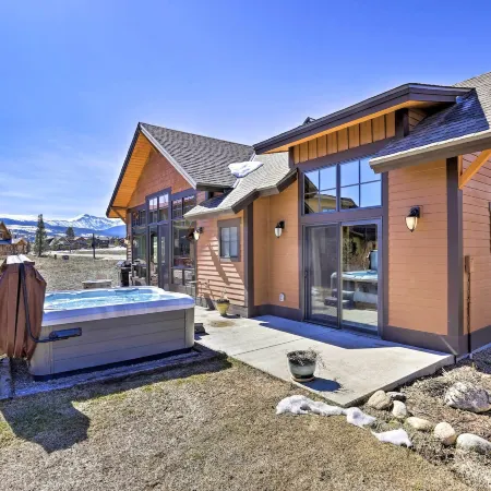 Mtn-View Fraser Home w/ Hot Tub - Near Skiing!