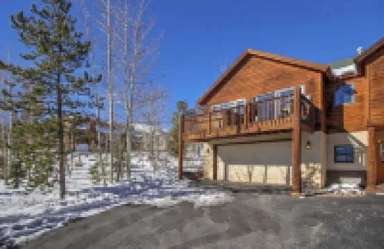 Sauterne Sanctuary 3Br 3ba 3 Bedroom Home by RedAwning