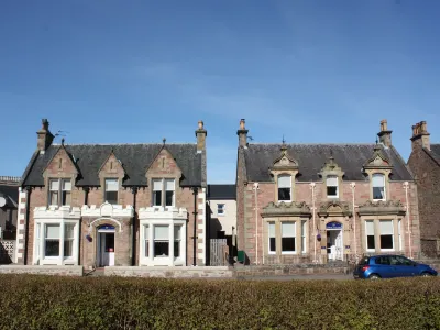Ardross Glencairn Hotels near River Ness