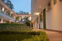 Hotel Villa Magna Poza Rica - parking