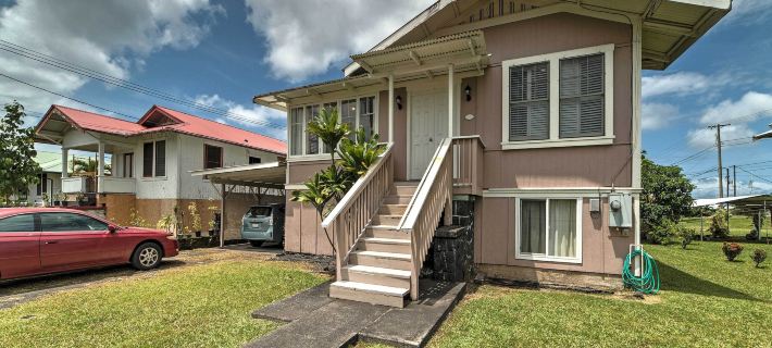 Hawaiian Hideaway w/ Yard < 2 Miles to Hilo Bay! Ξενοδοχεία στην πόλη Hilo