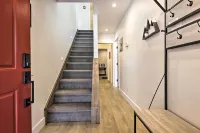 Chic Condo w/ Fireplace: Walk to Main St Frisco! - Balkon