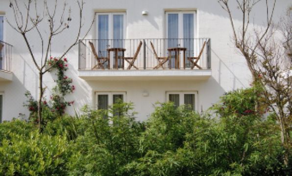 Sant Efis Hotel - Housity