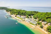 Beachfront Onekama Vacation Rental w/ Balcony! - 3-Star