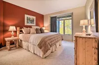 Ski-in/Ski-Out! Cozy Bellaire Resort Retreat! - 3-Star