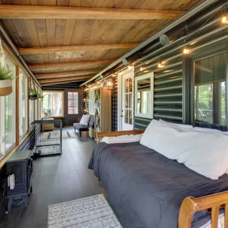 1 Mi to Beach & Lake: Breezy Point Cabin w/ Yard!
