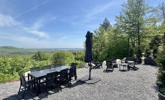 Sebago Sunrise Limit 8 3 Bedroom Villa by RedAwning