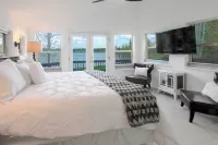 Pagosa Lakefront Home w/ Hot Tub, A/C, & Canoe!