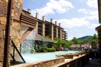 Gatlinburg Town Square - Resorts
