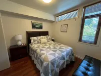 Deluxe View 2 Bedroom Chelan View Condo w/Extra Parking