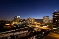 Brand Plaza Hotel Hotels in Glendale