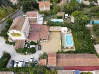 Hôtel le Provence Hotels in Auriol