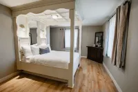 Hessenland Inn & Schatz Winery