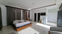 Maple House by Villa Istana Bunga Hotell i Cihanjuang Rahayu