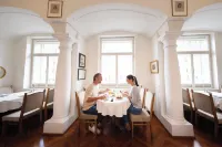 Austria Classic Hotel Wolfinger - Hauptplatz - breakfast