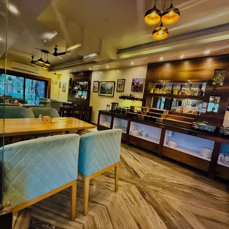 Hotel Middle Path & Spa