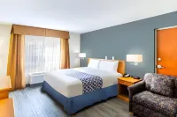 Econo Lodge Inn & Suites University