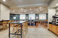 Drury Inn & Suites Dayton North - breakfast